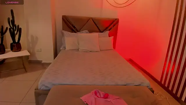 LindseyCox online show from October 2025 04:31:02 AM