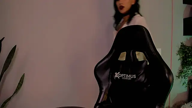 Snapshot of sussyprice chatting on November 2025 10:09:01 PM sussyprice online show from November 2025 10:09:01 PM