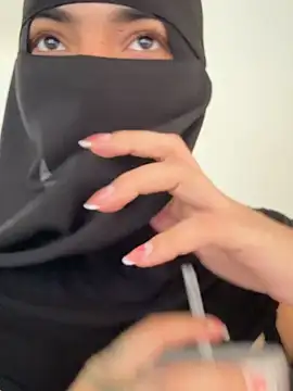 Snapshot of radiagazali chatting on November 2025 06:17:01 PM radiagazali online show from November 2025 06:17:01 PM