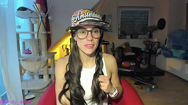 Snapshot of tinny_williams chatting on October 2025 05:38:02 AM tinny williams online show from October 2025 05:38:02 AM