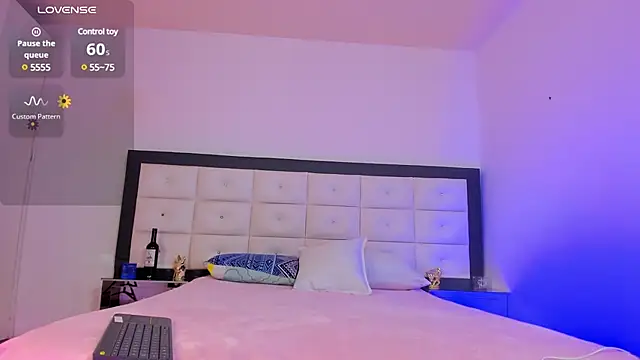 Snapshot of SammyGirlTS chatting on December 2024 08:48:02 AM SammyGirlTS online show from December 2024 08:48:02 AM