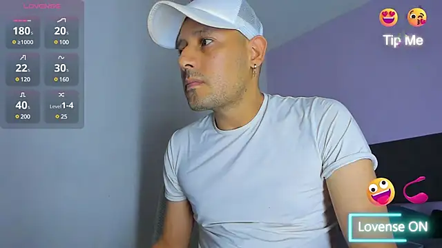 jhonyalzate2 online show from December 2024 11:14:02 PM