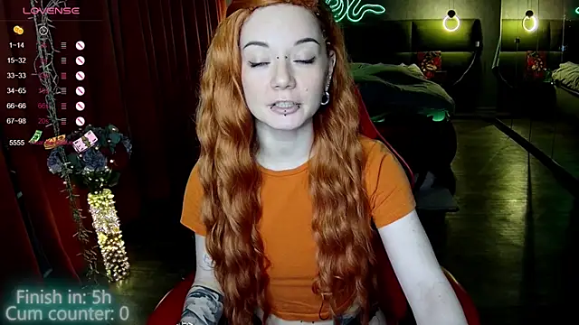 Snapshot of MaxPhoenixx chatting on October 2025 08:09:02 PM MaxPhoenixx online show from October 2025 08:09:02 PM