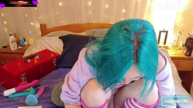 thetinyblue online show from November 2025 05:36:02 PM