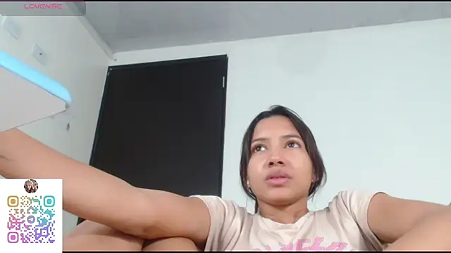 Snapshot of Betsy_Thonson chatting on September 2025 08:03:01 PM Betsy Thonson online show from September 2025 08:03:01 PM