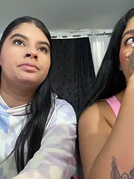 Snapshot of Sharlottee chatting on October 2025 09:35:02 PM Sharlottee online show from October 2025 09:35:02 PM