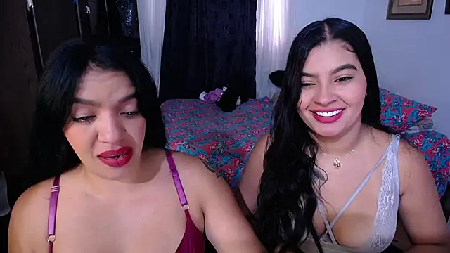 Snapshot of Sharlottee chatting on November 2025 02:17:01 PM Sharlottee online show from November 2025 02:17:01 PM