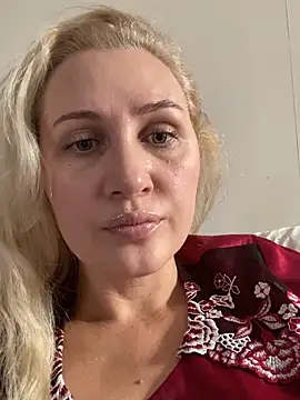 Snapshot of YourBlondee chatting on October 2025 08:38:01 AM YourBlondee online show from October 2025 08:38:01 AM