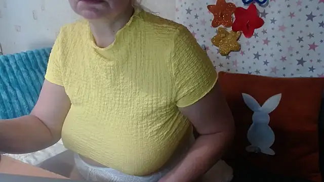 Snapshot of QueenLana chatting on November 2025 07:19:02 AM QueenLana online show from November 2025 07:19:02 AM