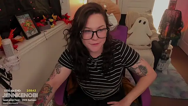 JennKenobi online show from October 2025 04:26:01 PM