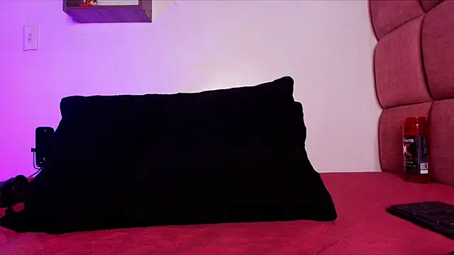 lorrayne  online show from February 2025 12:05:02 PM