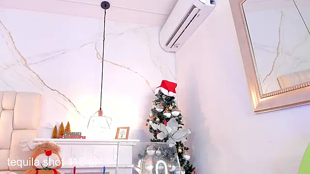 IsiisLovei online show from December 2024 02:03:02 PM