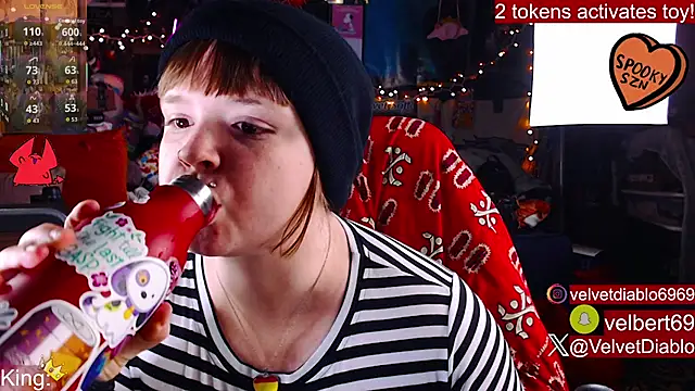 Snapshot of VelvetDiablo chatting on September 2025 11:53:01 PM VelvetDiablo online show from September 2025 11:53:01 PM