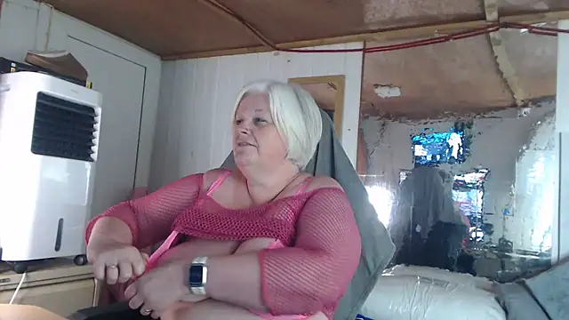 sexychazza16 online show from October 2025 06:38:02 PM