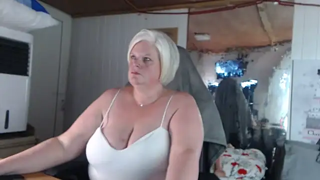 sexychazza16 online show from October 2025 06:41:02 PM