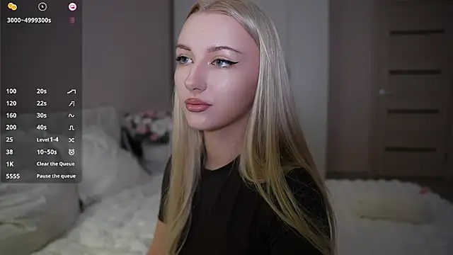 CatchMe1 online show from October 2025 10:19:01 PM