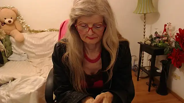 Snapshot of BlairFort chatting on December 2024 01:05:01 AM BlairFort online show from December 2024 01:05:01 AM