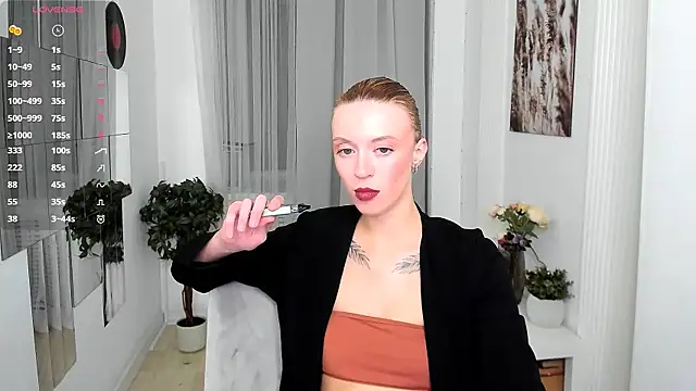 Snapshot of Salme_Sweet chatting on October 2025 10:29:02 PM Salme Sweet online show from October 2025 10:29:02 PM