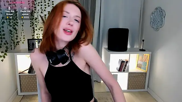 Snapshot of Salme_Sweet chatting on October 2025 09:48:02 PM Salme Sweet online show from October 2025 09:48:02 PM