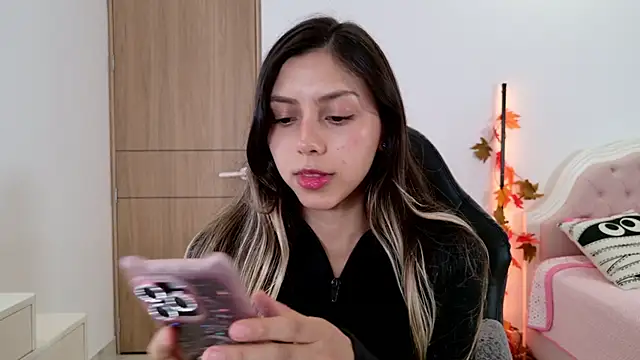 Sensualtease online show from October 2025 01:00:02 AM