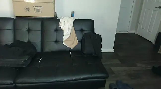 Snapshot of EntitledMistress chatting on January 2025 09:55:02 AM EntitledMistress online show from January 2025 09:55:02 AM