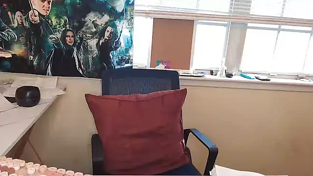 Snapshot of EntitledMistress chatting on November 2025 07:35:01 PM EntitledMistress online show from November 2025 07:35:01 PM