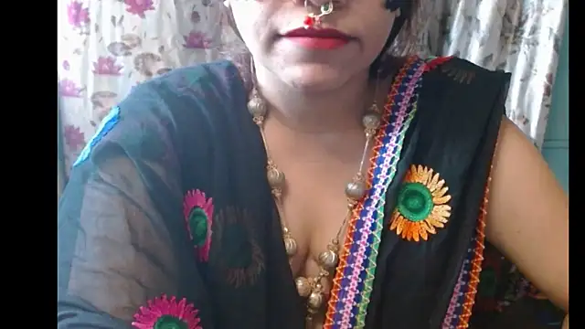 Snapshot of Star-Night chatting on October 2025 06:00:01 AM Star-Night online show from October 2025 06:00:01 AM