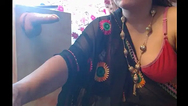 Snapshot of Star-Night chatting on October 2025 08:33:02 AM Star-Night online show from October 2025 08:33:02 AM