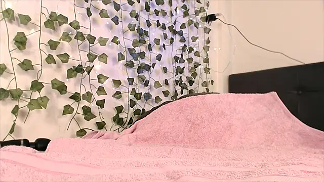 Wakai Kira online show from February 2025 07:34:02 AM