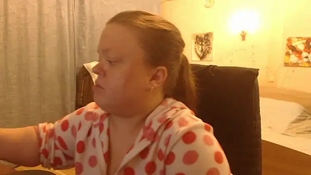 Janiffer MiMi online show from December 2024 10:19:01 PM