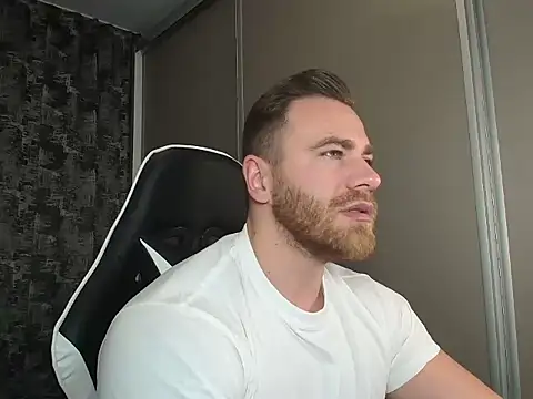 Snapshot of Thori92 chatting on December 2024 05:35:02 PM Thori92 online show from December 2024 05:35:02 PM