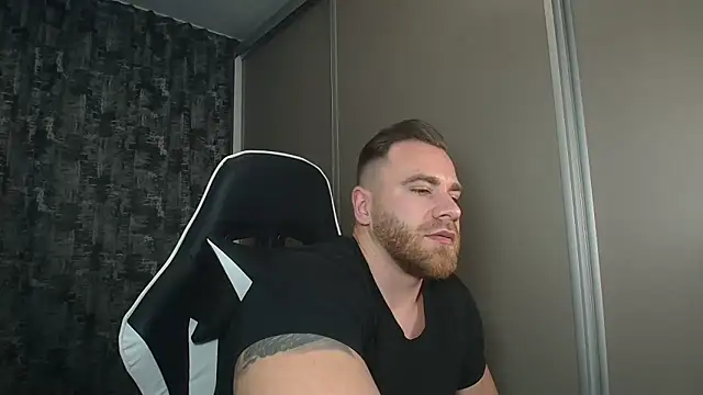 Snapshot of Thori92 chatting on December 2024 10:40:01 PM Thori92 online show from December 2024 10:40:01 PM