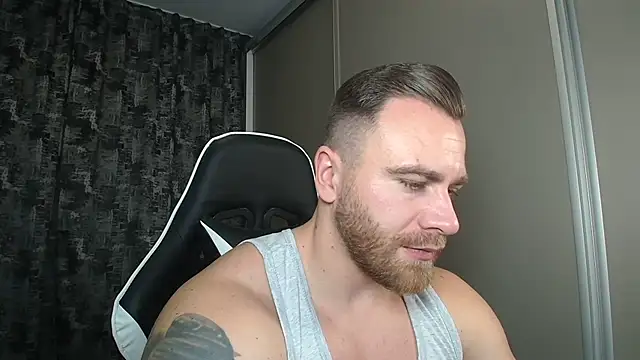 Snapshot of Thori92 chatting on December 2024 07:01:02 PM Thori92 online show from December 2024 07:01:02 PM