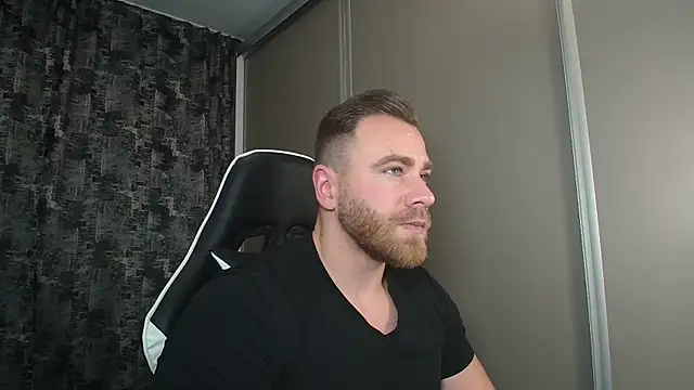 Snapshot of Thori92 chatting on December 2024 05:31:01 PM Thori92 online show from December 2024 05:31:01 PM