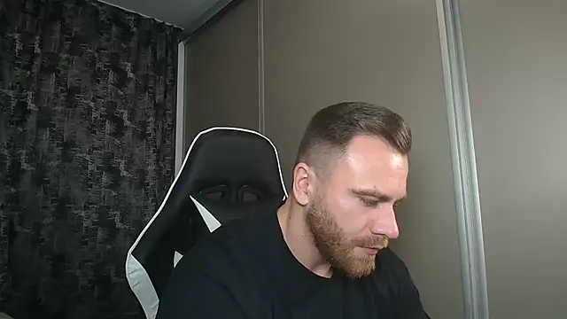 Snapshot of Thori92 chatting on December 2024 07:43:02 PM Thori92 online show from December 2024 07:43:02 PM