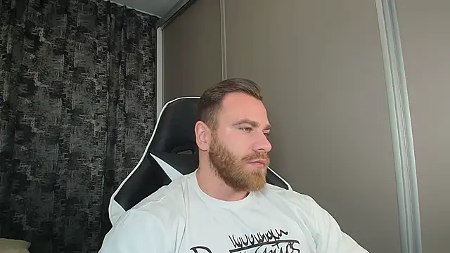 Snapshot of Thori92 chatting on December 2024 08:10:02 PM Thori92 online show from December 2024 08:10:02 PM