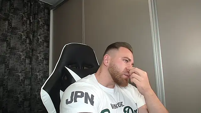 Snapshot of Thori92 chatting on December 2024 10:02:02 PM Thori92 online show from December 2024 10:02:02 PM