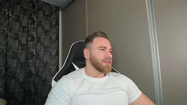 Snapshot of Thori92 chatting on December 2024 07:21:01 PM Thori92 online show from December 2024 07:21:01 PM