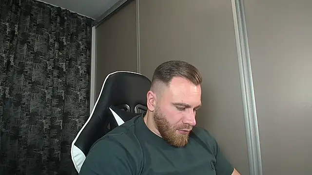 Snapshot of Thori92 chatting on December 2024 06:42:02 PM Thori92 online show from December 2024 06:42:02 PM