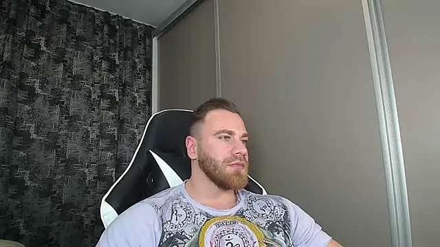 Snapshot of Thori92 chatting on December 2024 06:49:01 PM Thori92 online show from December 2024 06:49:01 PM