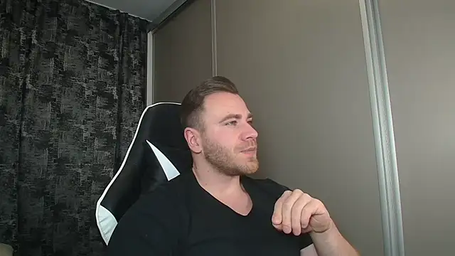 Snapshot of Thori92 chatting on January 2025 04:59:01 PM Thori92 online show from January 2025 04:59:01 PM