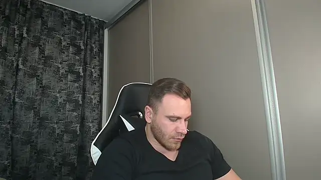 Snapshot of Thori92 chatting on January 2025 08:00:01 PM Thori92 online show from January 2025 08:00:01 PM