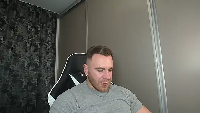 Snapshot of Thori92 chatting on January 2025 06:52:01 PM Thori92 online show from January 2025 06:52:01 PM