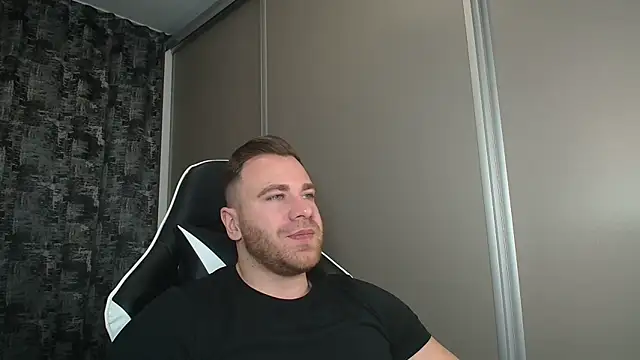 Snapshot of Thori92 chatting on January 2025 05:24:01 PM Thori92 online show from January 2025 05:24:01 PM