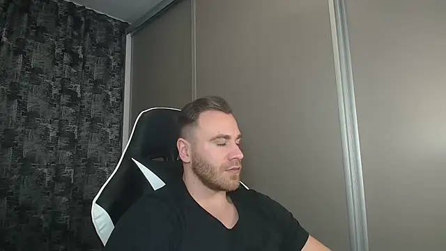 Snapshot of Thori92 chatting on January 2025 06:38:01 PM Thori92 online show from January 2025 06:38:01 PM