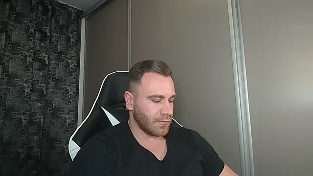 Snapshot of Thori92 chatting on January 2025 09:40:01 PM Thori92 online show from January 2025 09:40:01 PM