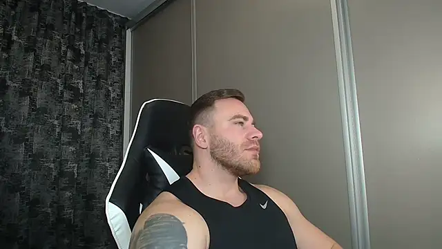 Snapshot of Thori92 chatting on January 2025 07:42:01 PM Thori92 online show from January 2025 07:42:01 PM