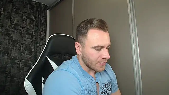 Snapshot of Thori92 chatting on January 2025 06:37:02 PM Thori92 online show from January 2025 06:37:02 PM