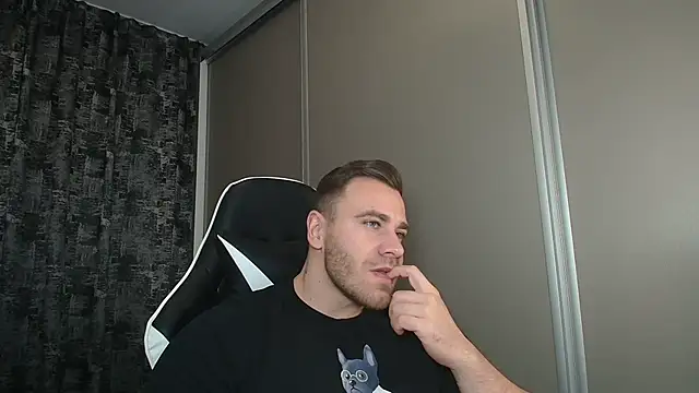 Snapshot of Thori92 chatting on January 2025 05:59:01 PM Thori92 online show from January 2025 05:59:01 PM