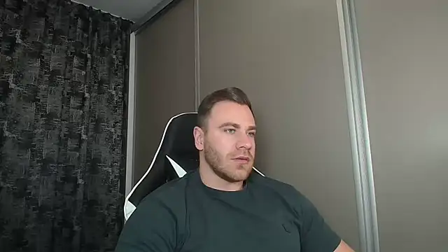 Snapshot of Thori92 chatting on January 2025 06:00:01 PM Thori92 online show from January 2025 06:00:01 PM